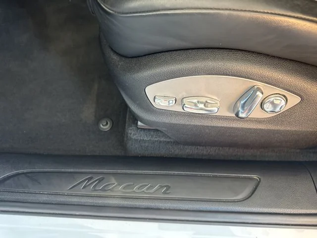 2022 Porsche Macan Base - Photo 19