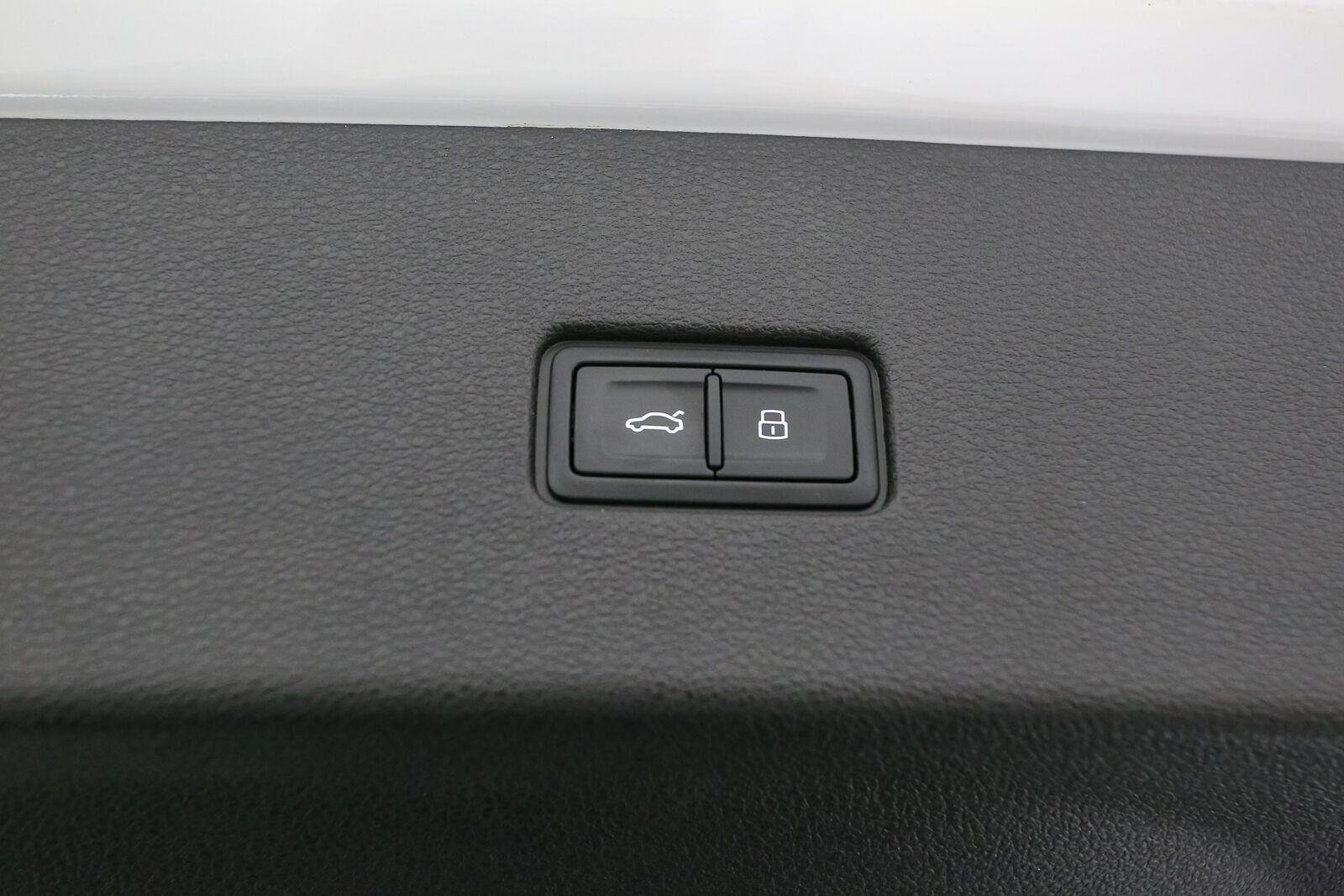 Used 2023 Carrara White Audi Premium image 14