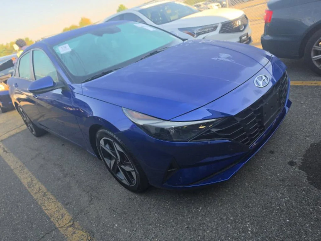 Used 2023 Blue Hyundai SEL image 3
