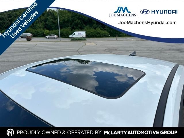 Certified Used 2025 White Hyundai SEL Convenience image 5