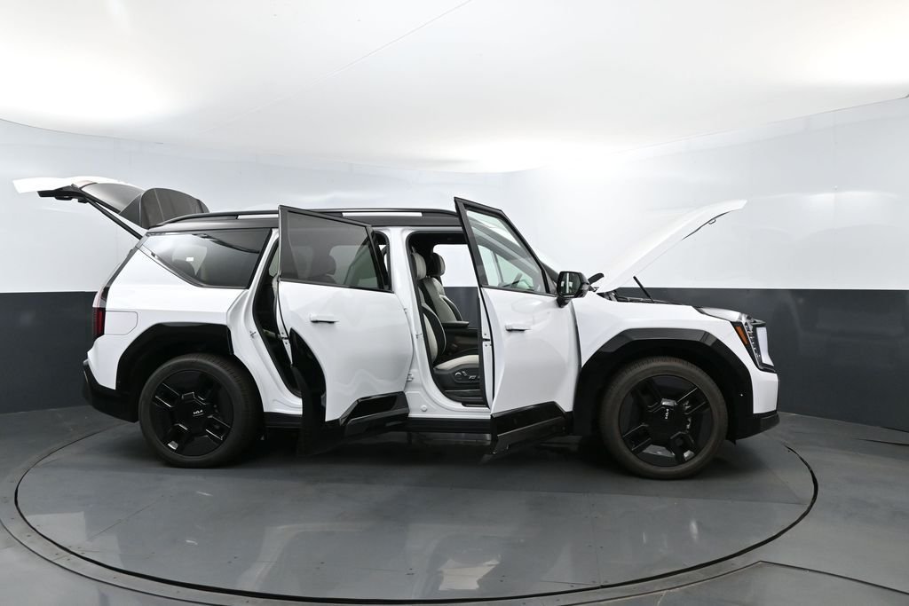 New 2026 Glacial White Pearl / Black Ro Kia GT-Line AWD image 32