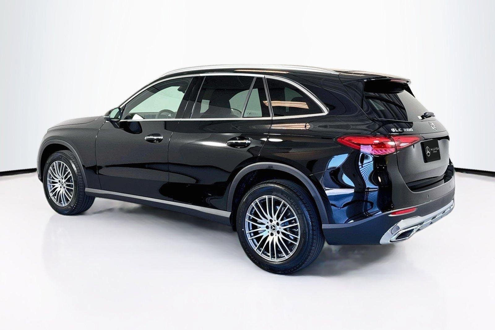 New 2026 Black Mercedes-Benz GLC 300 image 7