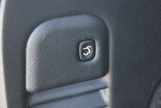 Used 2020 Gray Jeep Limited image 27