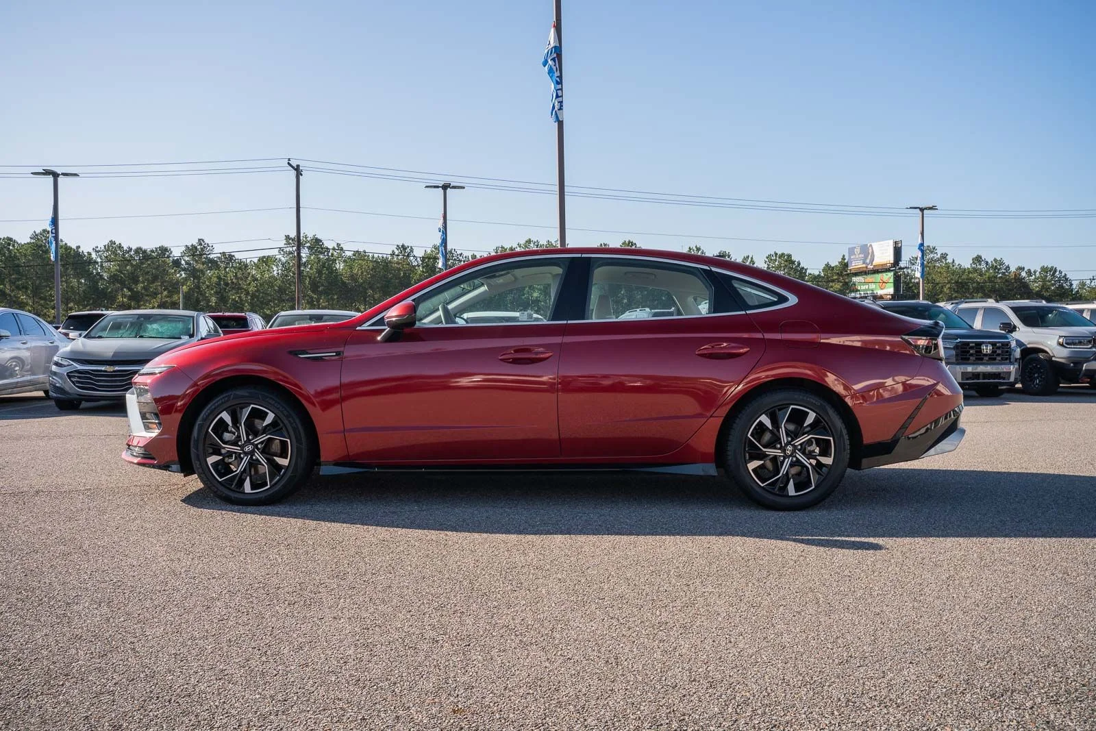 Used 2024 Red Hyundai SEL image 5