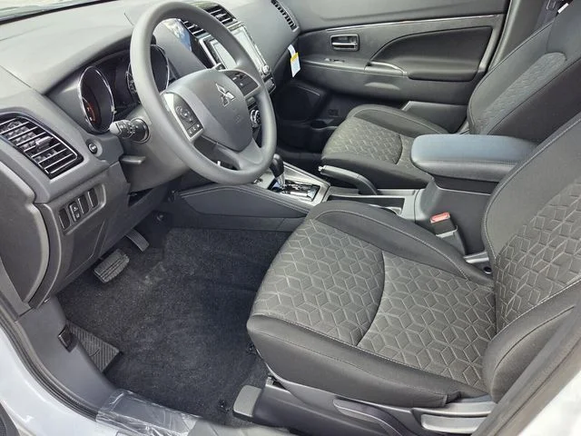 New 2026 White Mitsubishi 2.0 ES image 5