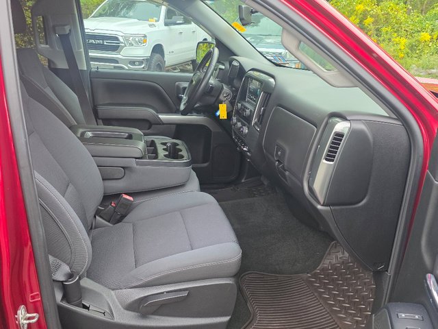 Used 2018 CAJUN RED TINTCOAT Chevrolet LT image 23