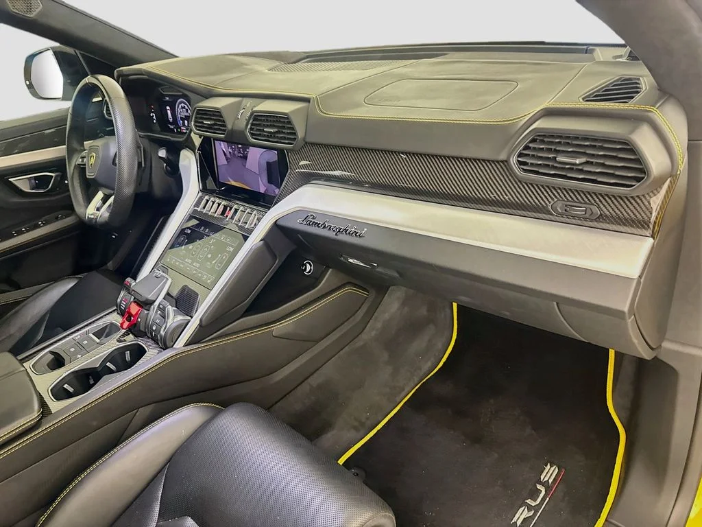 Used 2020 Gialllo Auge Lamborghini  image 31
