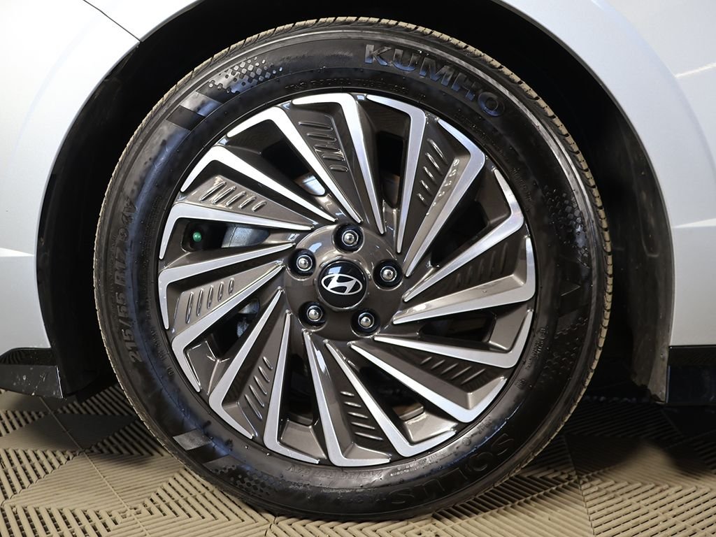 Certified Used 2024 Silver Hyundai SEL image 17