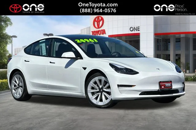 2021 Tesla Model 3 Standard Range Plus's photo