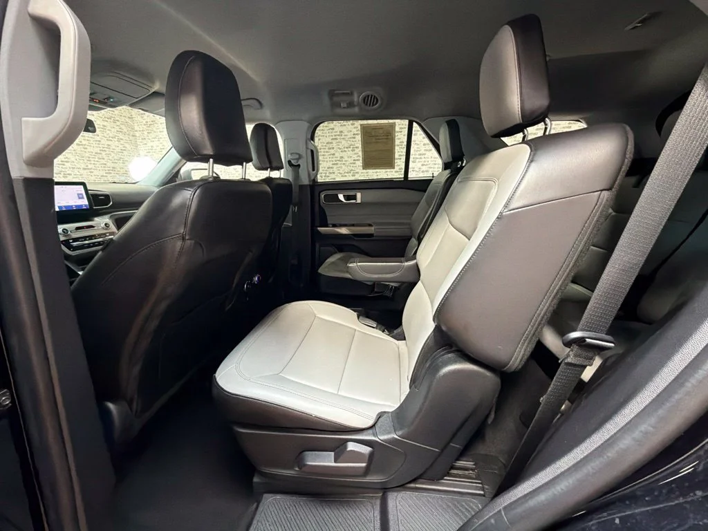 Used 2021 Agate Black Metallic Ford XLT image 15