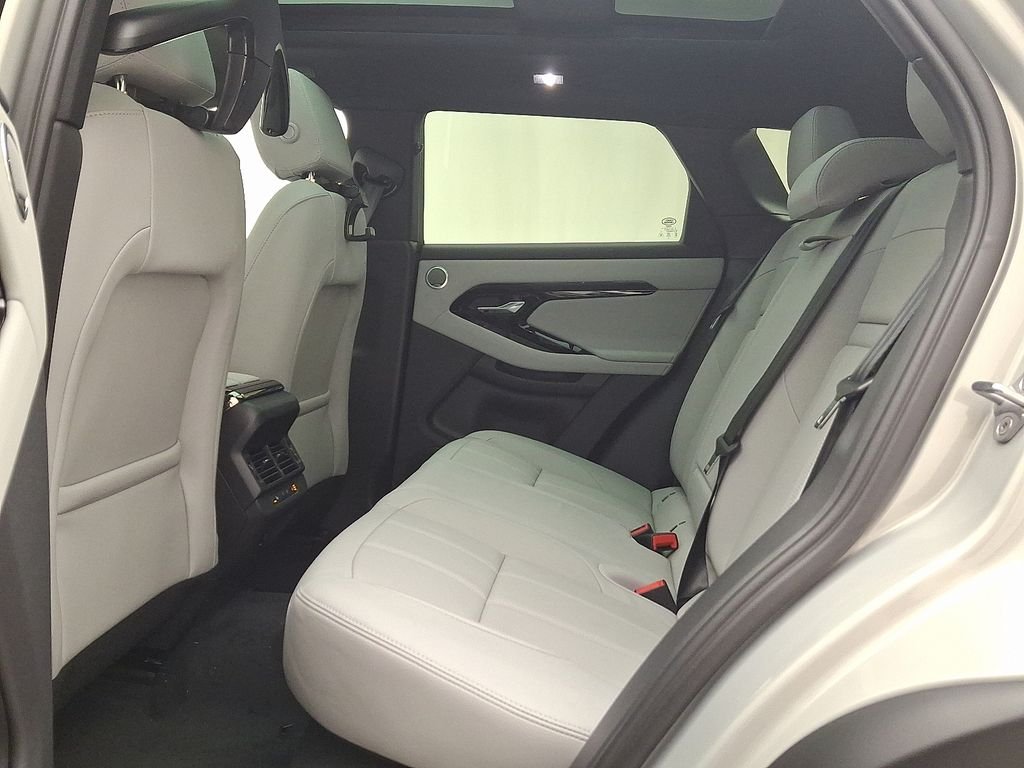 New 2026 Seoul Pearl Silver Land Rover S image 6