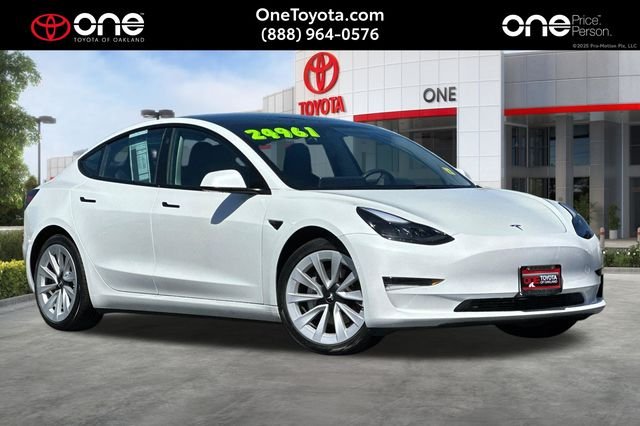 2021 Tesla Model 3 Standard Range Plus's photo