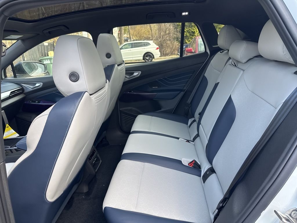 New 2025 White Volkswagen Pro S Plus image 16