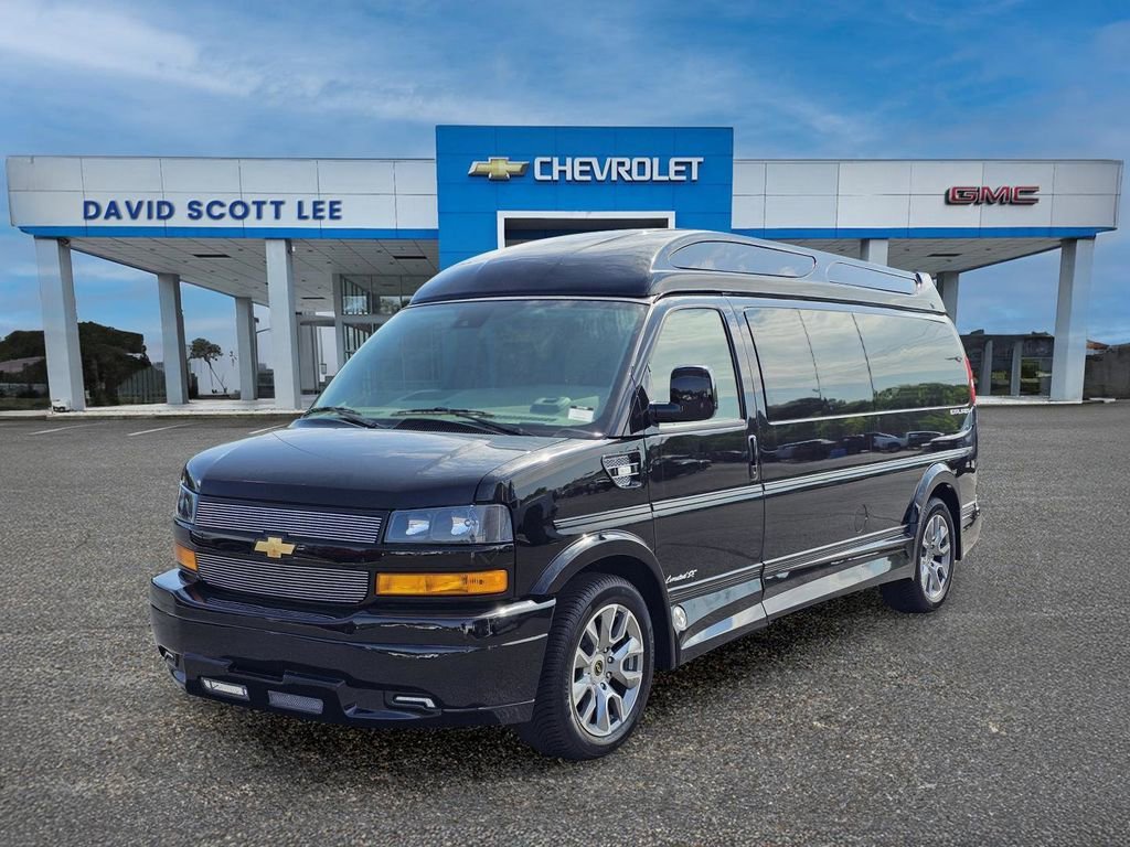 2026 Chevrolet Express 2500 Extended Work Van HD's photo