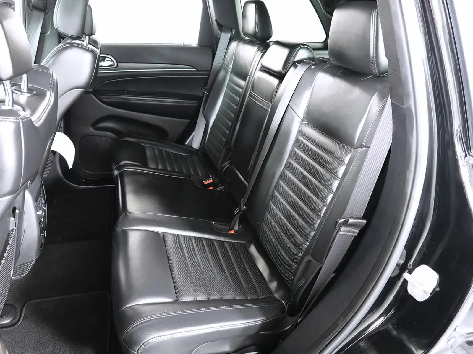 Used 2020 Diamond Black Crystal Pearlcoat Jeep Limited X image 12