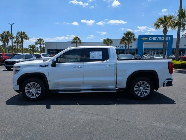Used 2024 White Frost Tricoat GMC Denali image 7