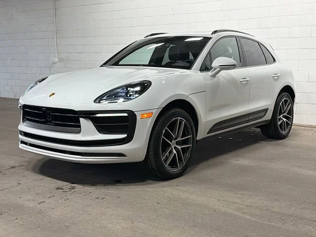 2026 Porsche Macan T's photo