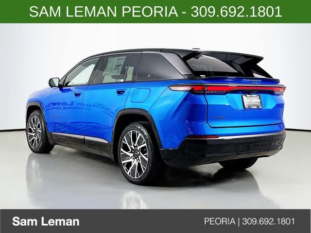 New 2025 Hydro Blue Pearl-Coat Exterior Paint Jeep Limited image 5