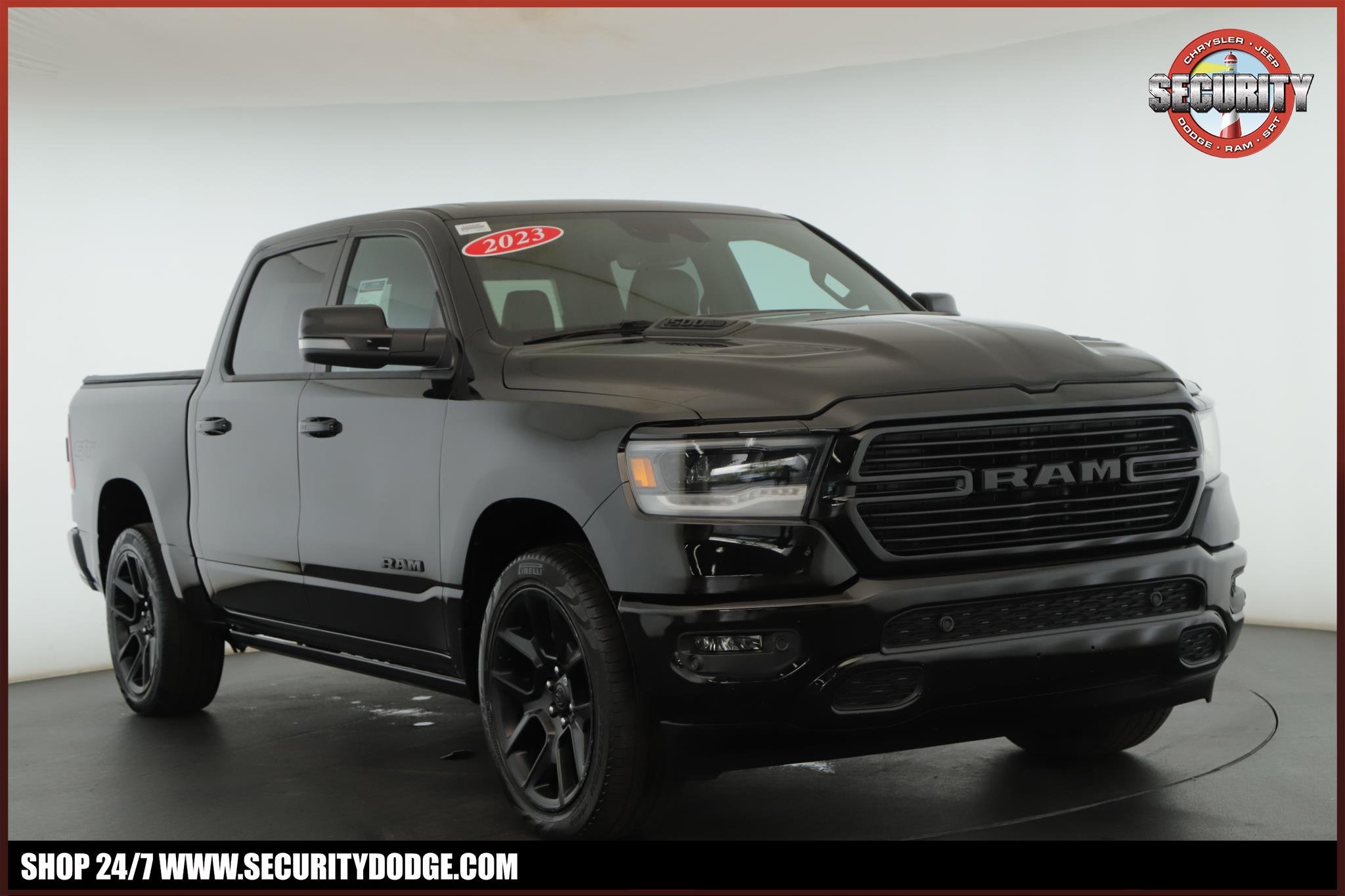 2023 RAM 1500 Laramie 4x4 Crew Cab 5'7's photo
