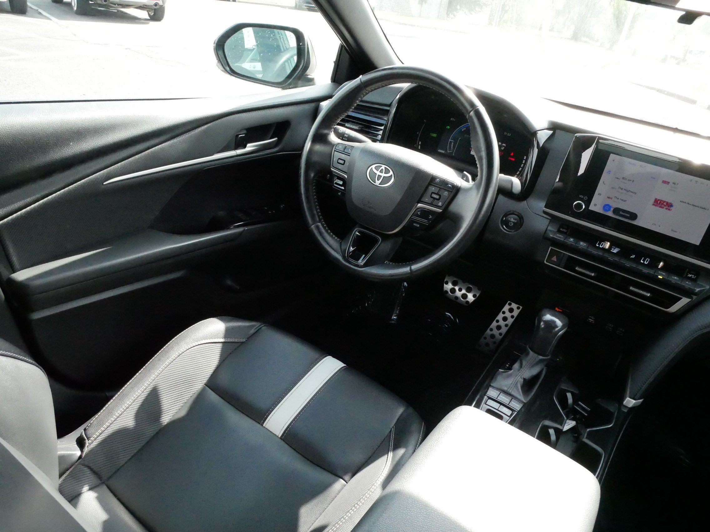 Certified Used 2025 MIDNIGHT BLACK Toyota SE image 9