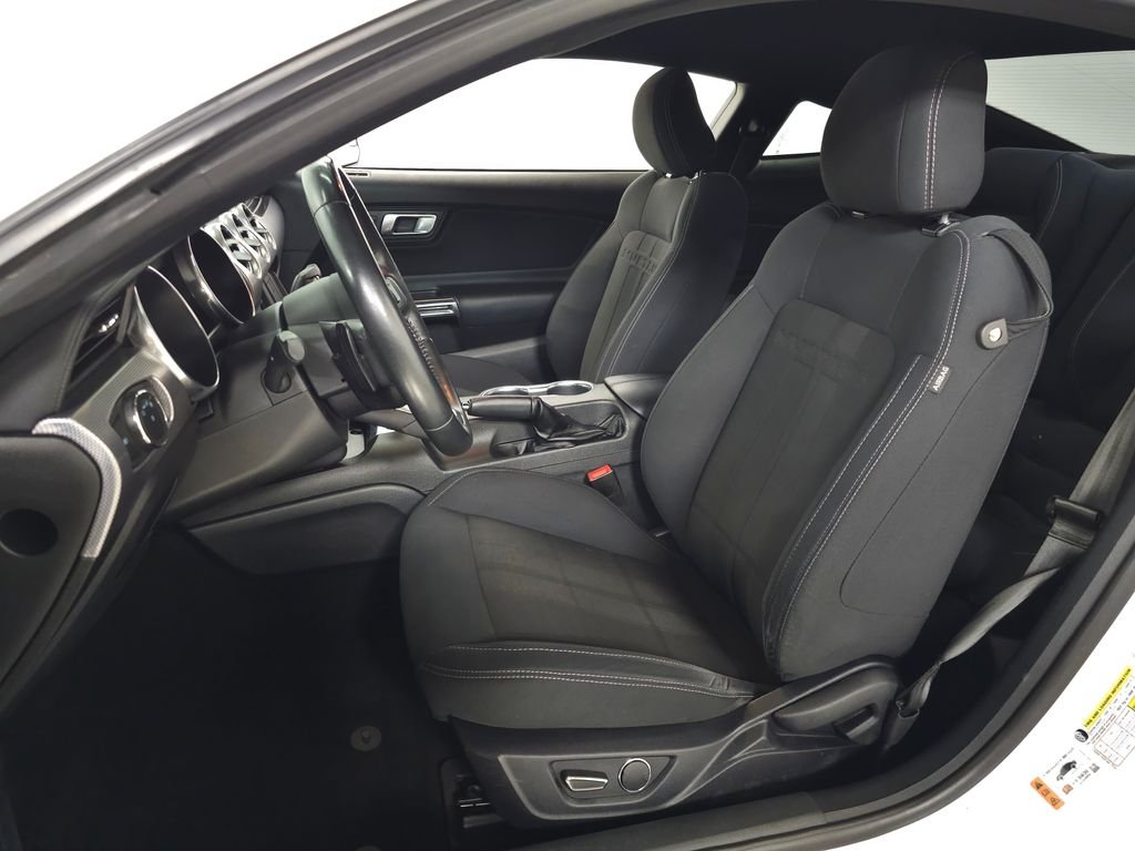 Used 2019 Oxford White Ford GT image 17