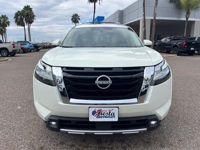 Used 2023 White Nissan Platinum image 2