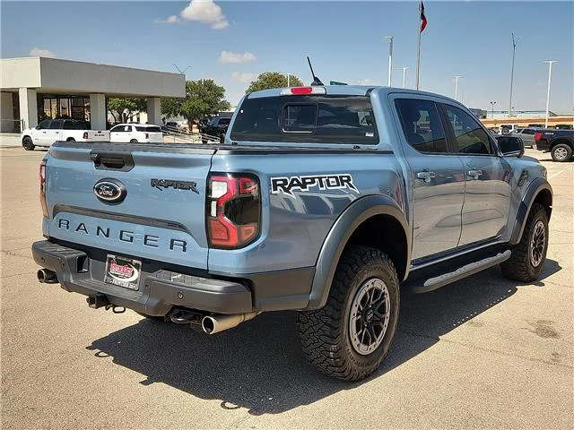 Used 2025 -Select- Ford Raptor 4x4 SuperCrew 5 ft. box 128.7 in. WB image 4