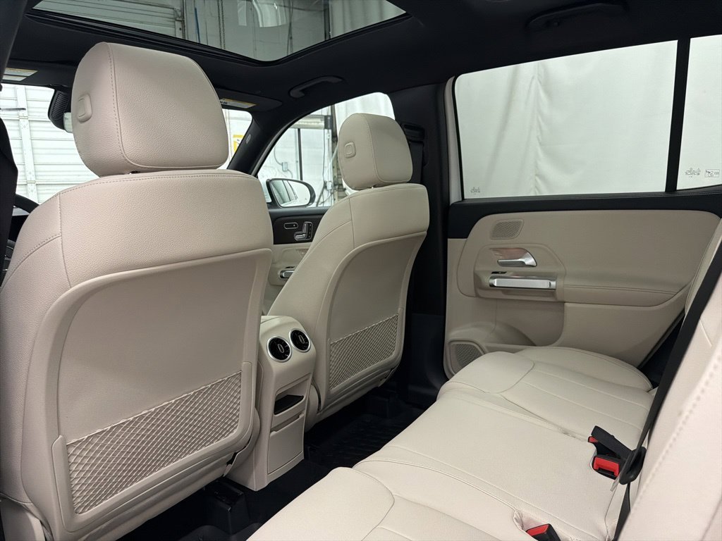Used 2026 White Mercedes-Benz GLB 250 image 17