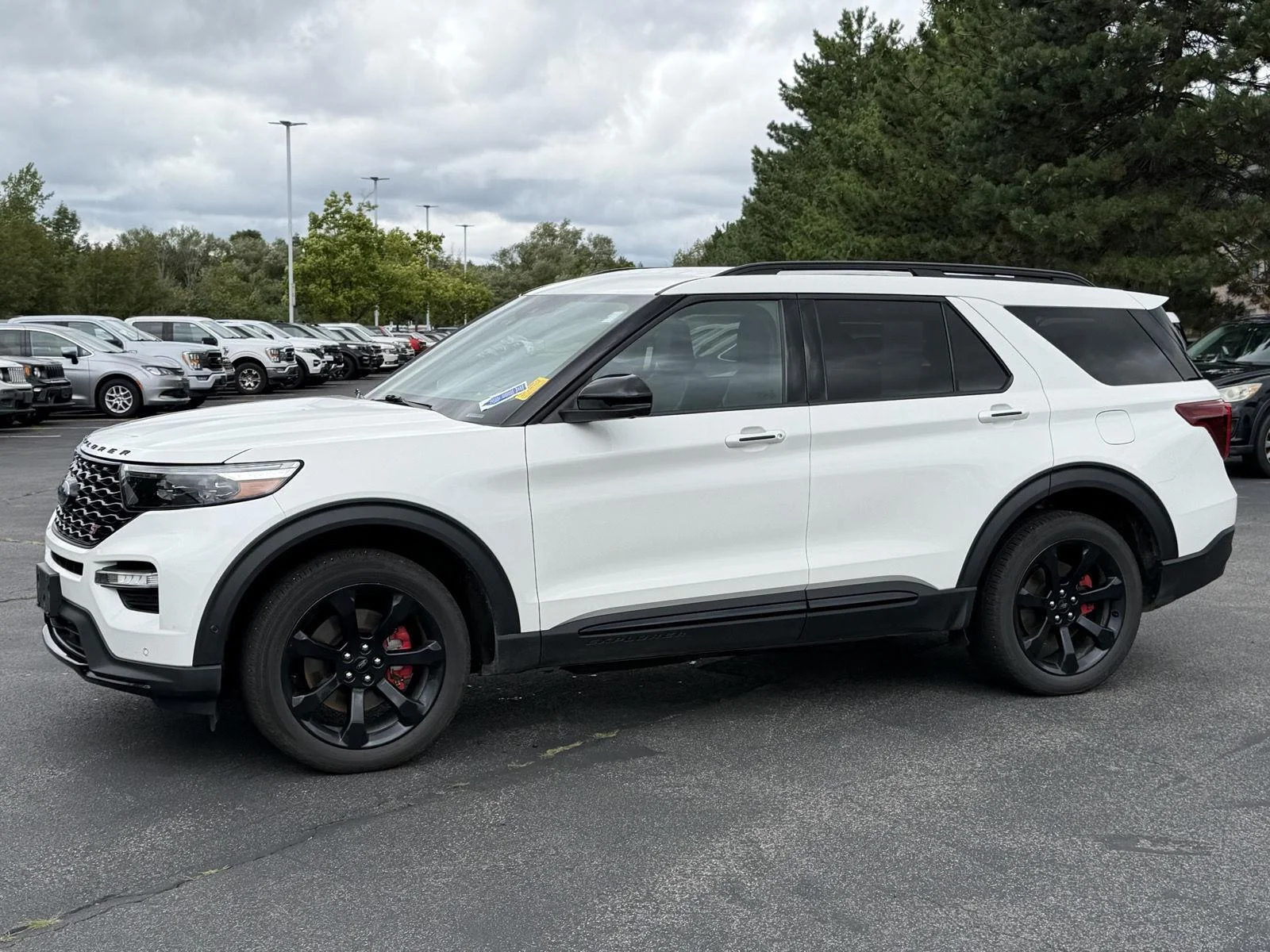 Used 2022 Star White Ford ST image 4