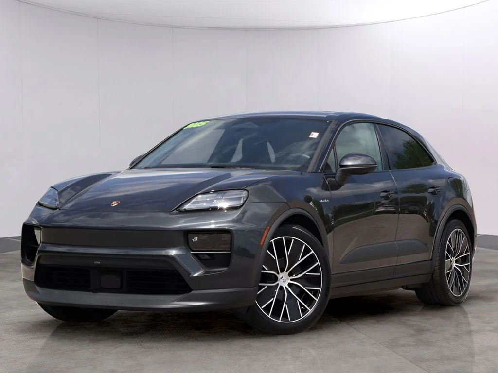 2025 Porsche Macan Macan 4 Electric's photo
