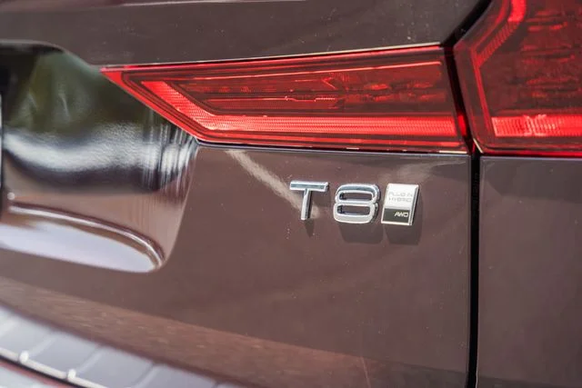 New 2026 Mulberry Red Volvo T8 Ultra image 8