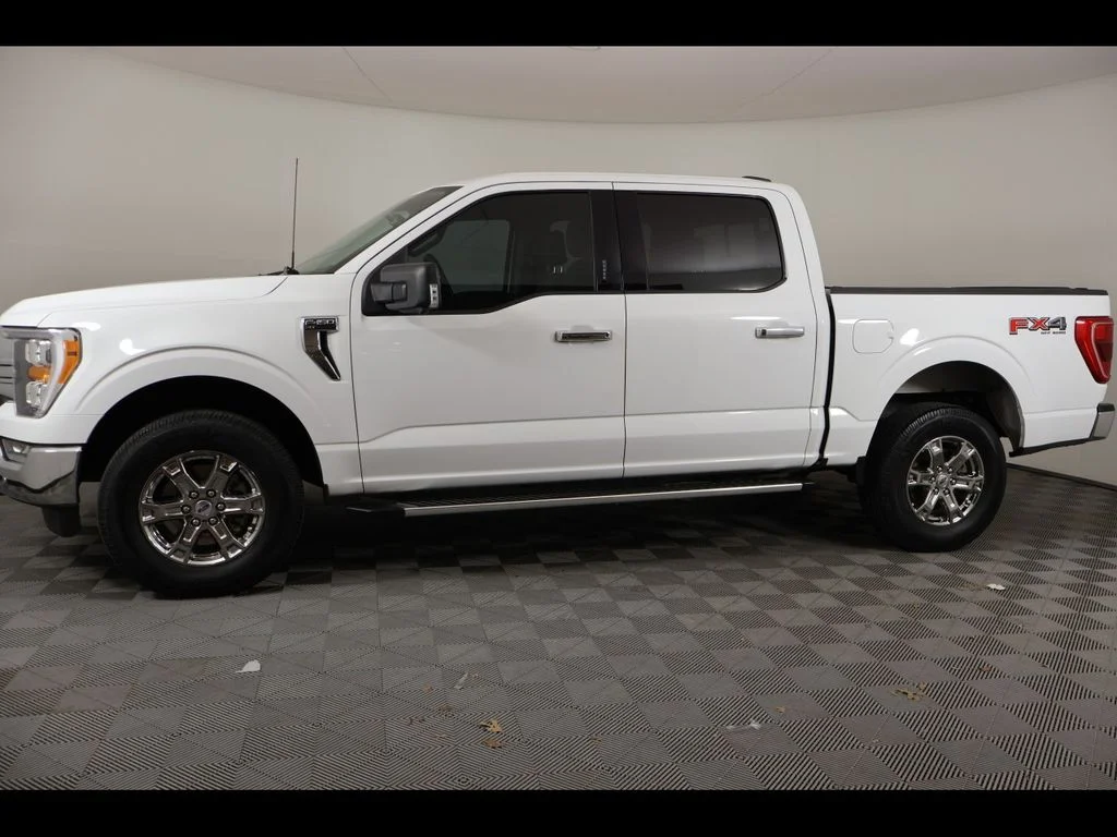 Used 2022 White Ford XLT image 2