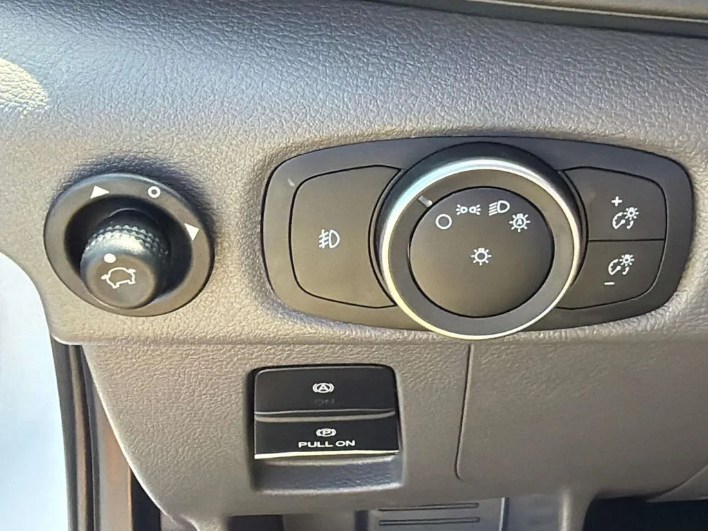 Used 2022 Oxford White Ford XLT image 24