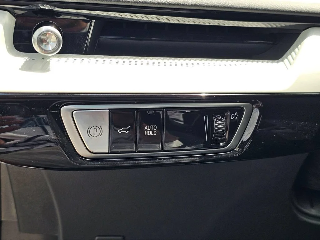 New 2026 Vibrant White Tricoat Cadillac Sport image 23