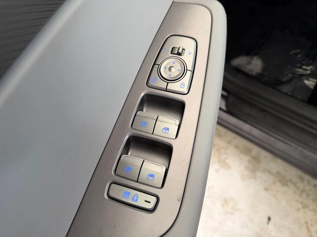 Used 2024 White Hyundai SEL image 35