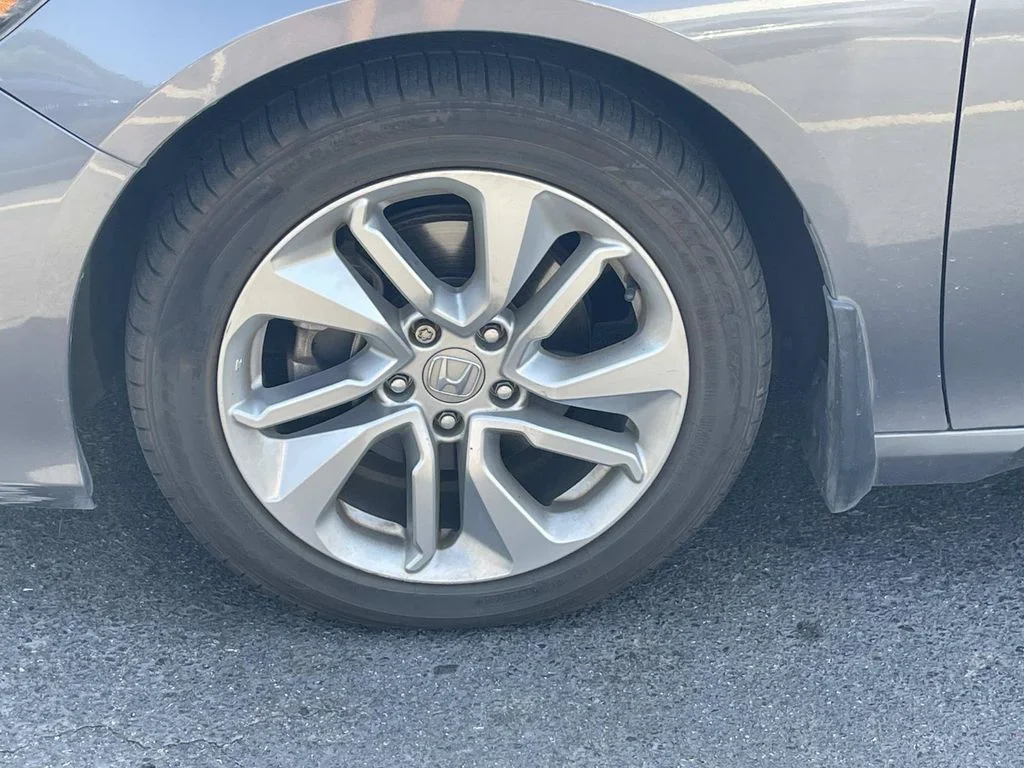 Used 2018 Gray Honda LX image 10