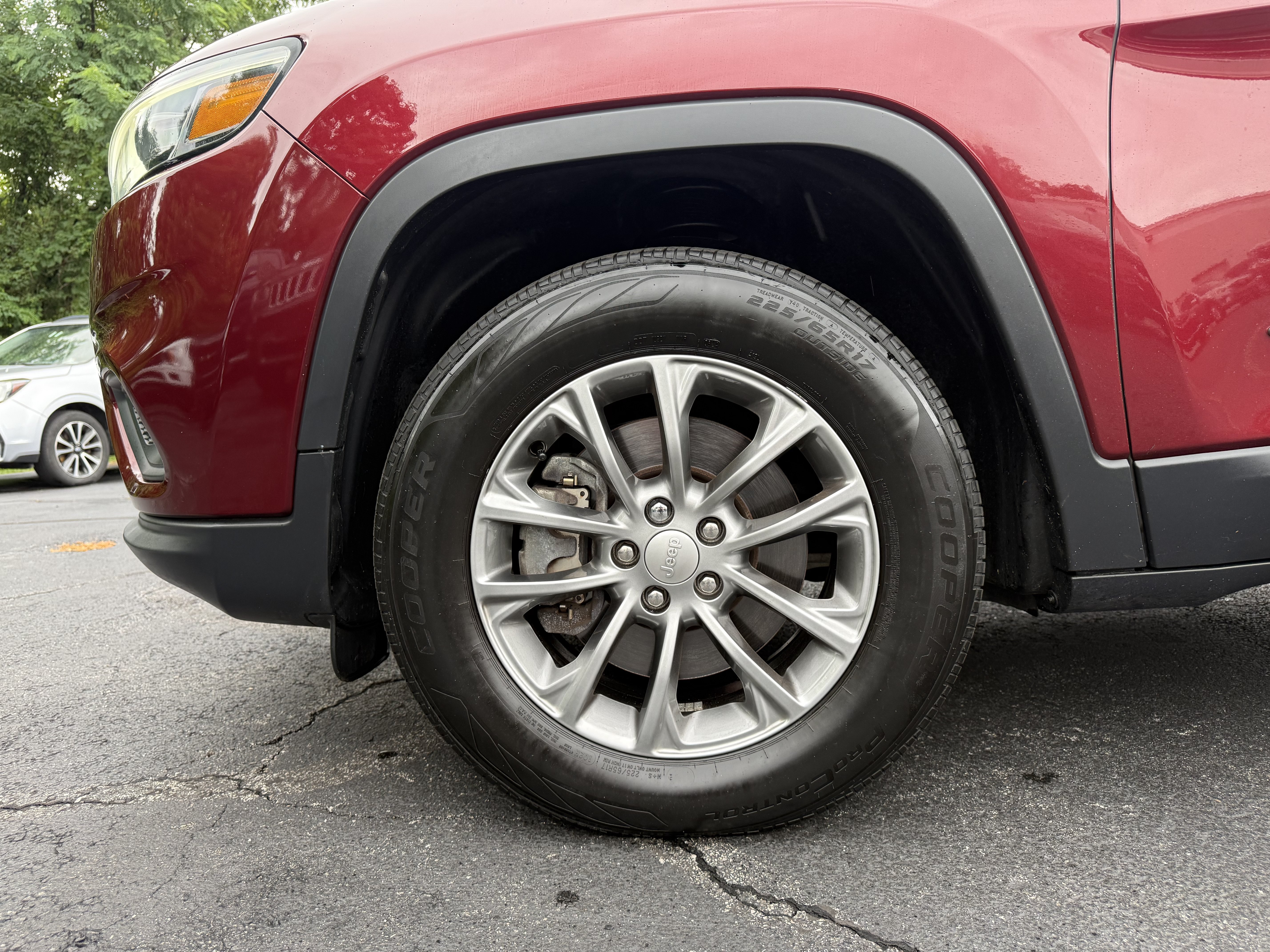 Certified Used 2020 Velvet Red Pearlcoat Jeep Latitude Plus image 9