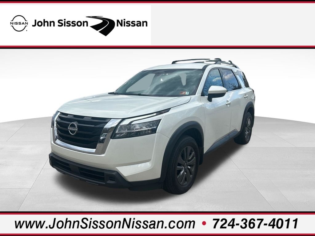 2022 Nissan Pathfinder SV
