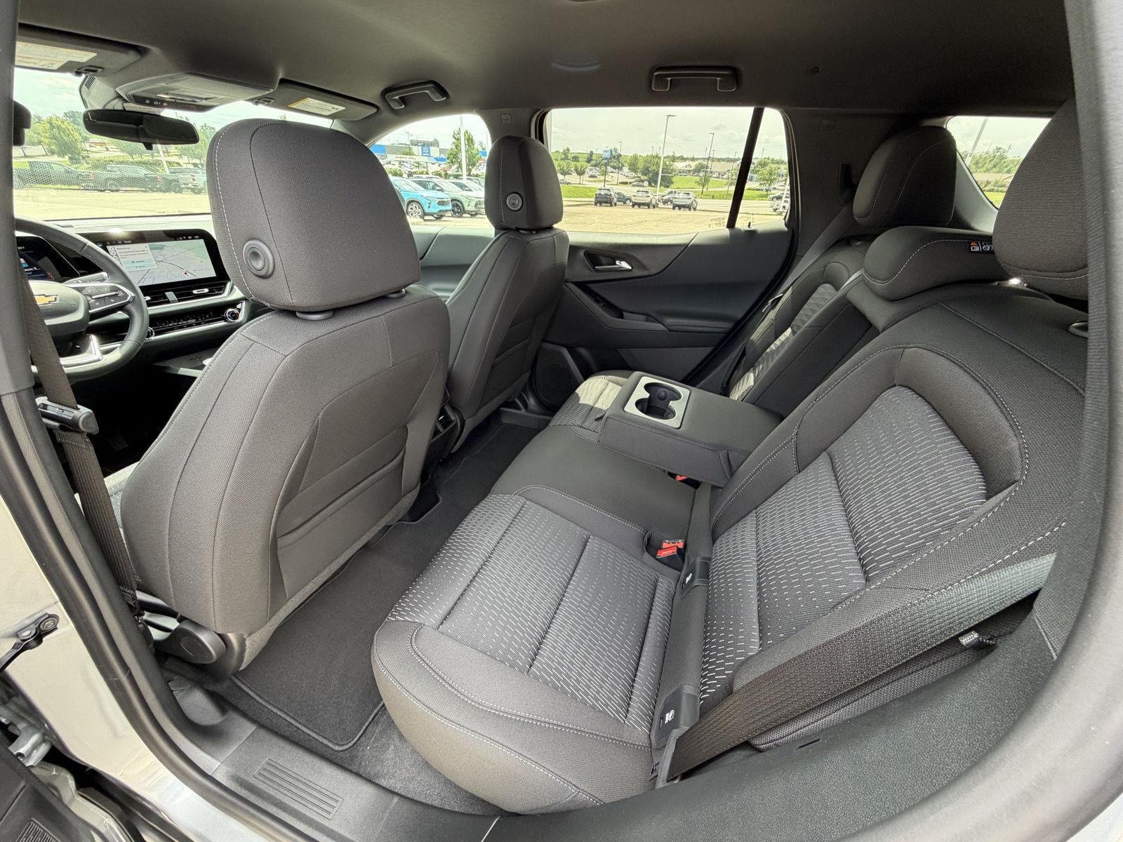 2027 Chevrolet Equinox LT - Photo 22