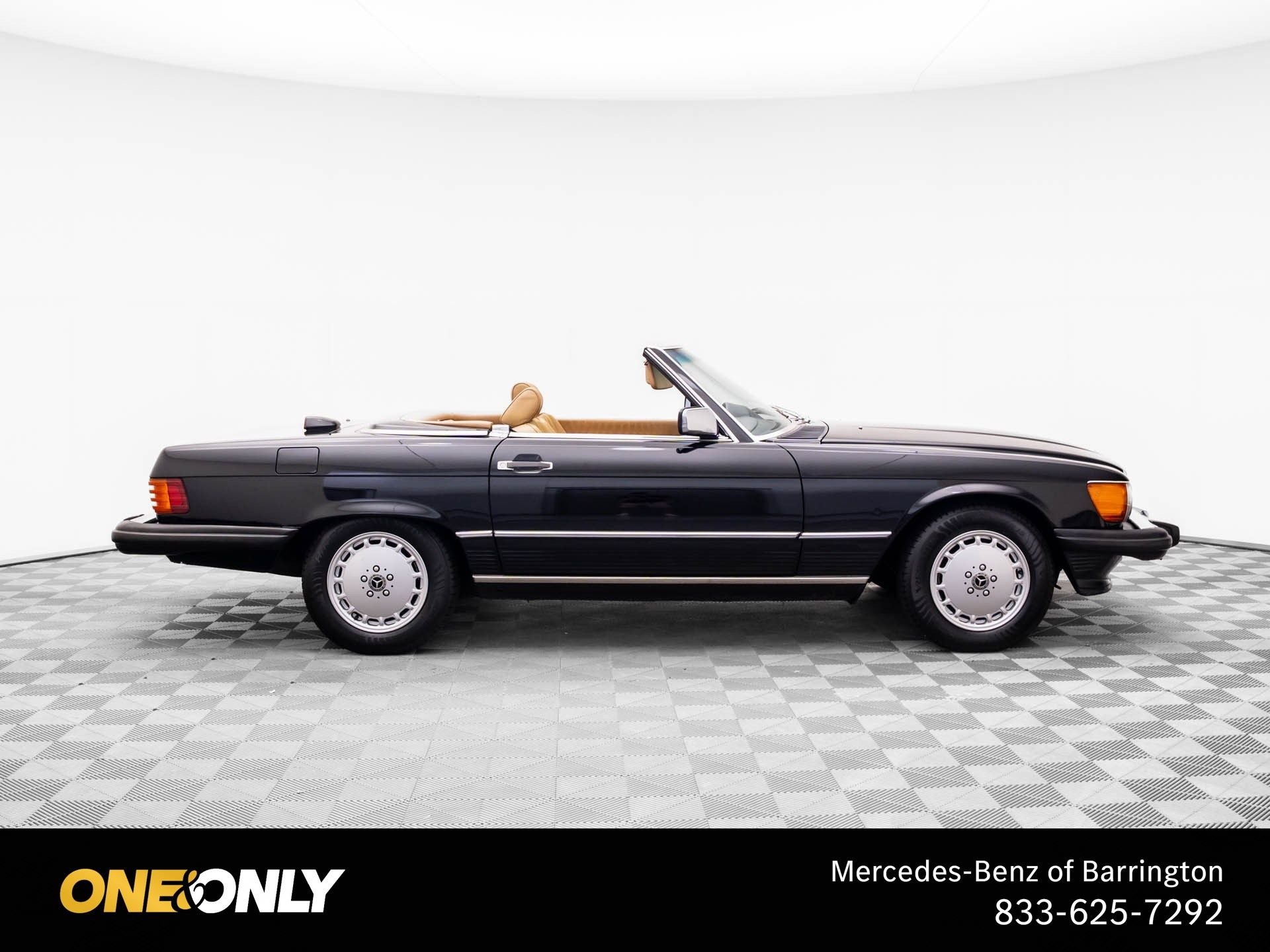 Used 1987 Black Mercedes-Benz 560 SL image 7