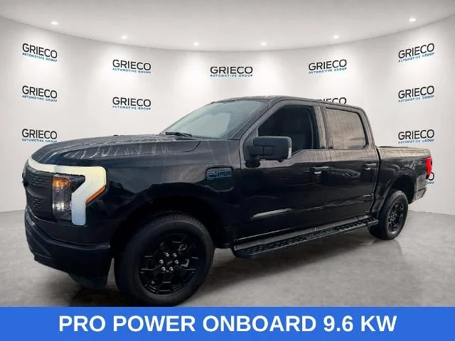 Used 2025 Black Metallic Ford XLT image 31