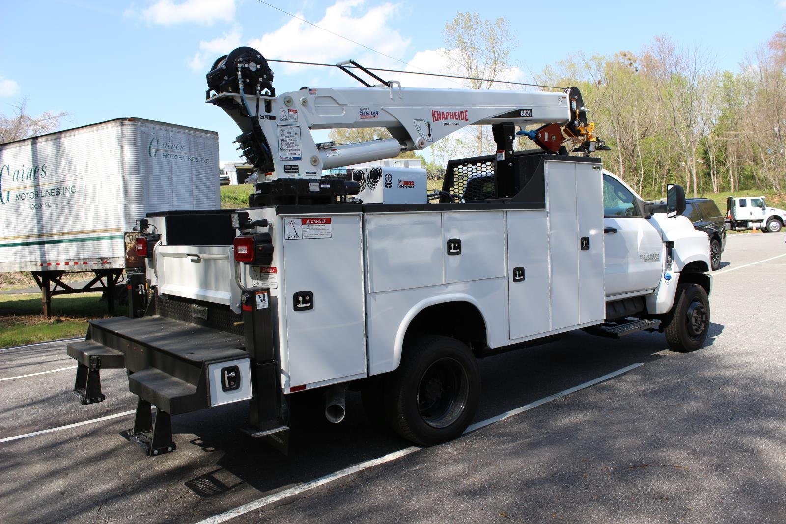 New 2025 Summit White Chevrolet Work Truck image 4