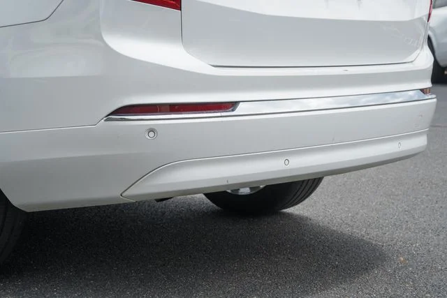 Used 2023 Crystal White Volvo Plus image 9