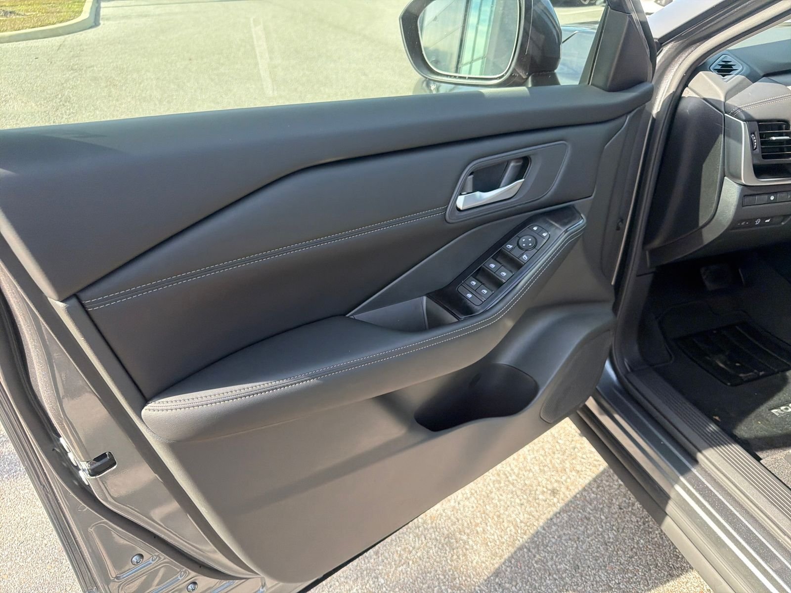 New 2026 Nissan Rogue SV 4D Sport Utility