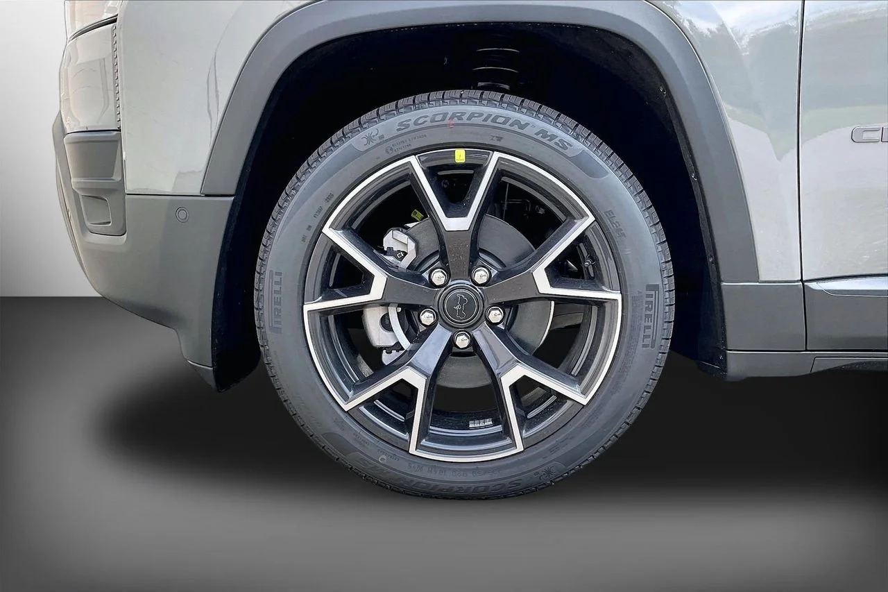 New 2026 Sting-Gray Clear-Coat Exterior Paint Jeep Overland image 32