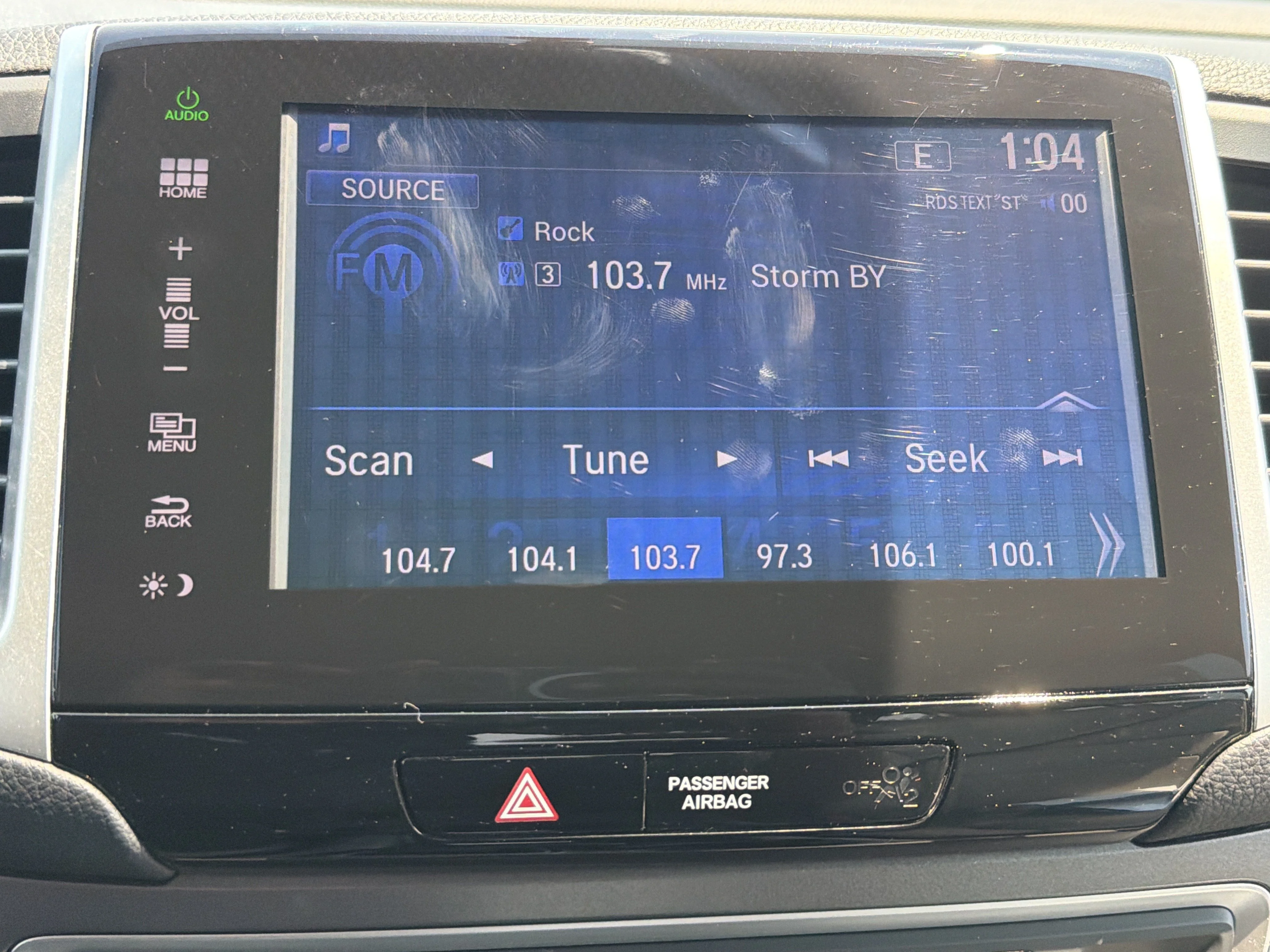 Used 2016 White Honda EX-L image 22