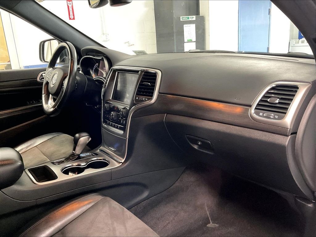 Used 2018 White Jeep Altitude image 14