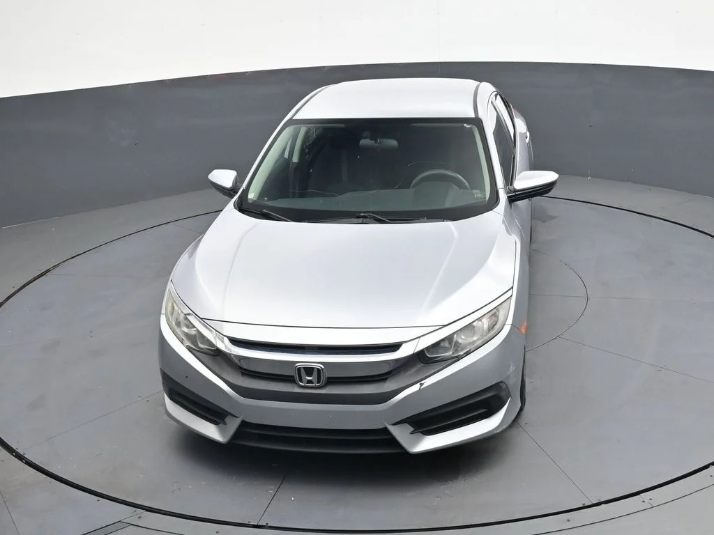 Used 2018  Honda LX image 21