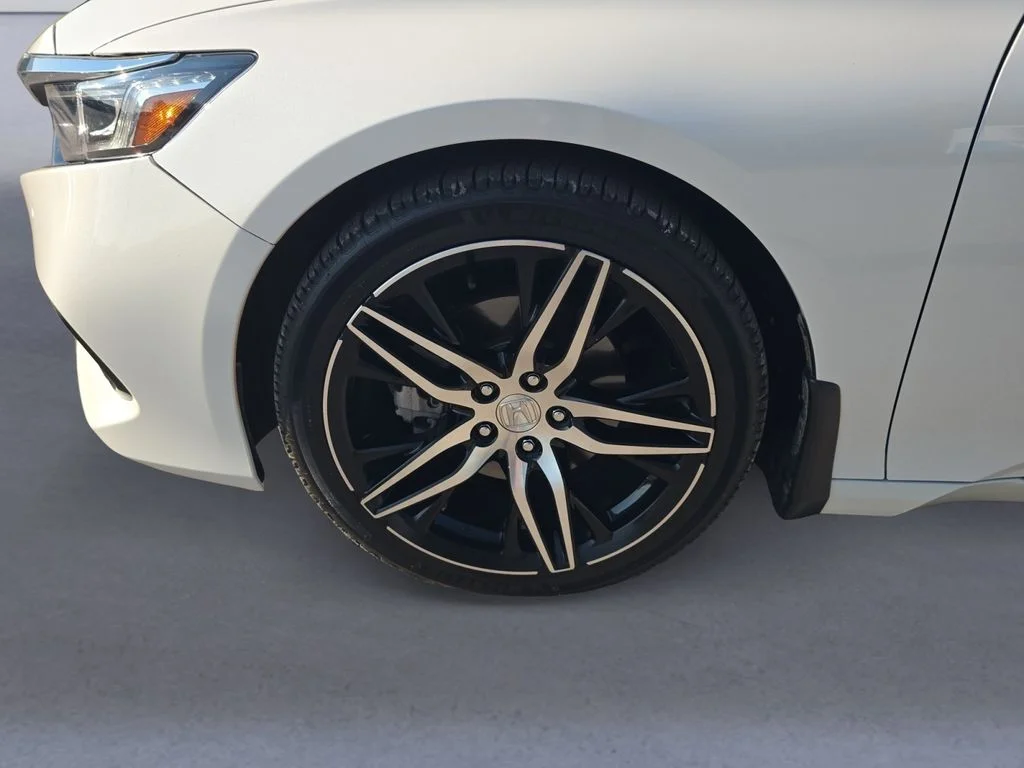 Used 2022 Platinum White Pearl Honda Touring image 10