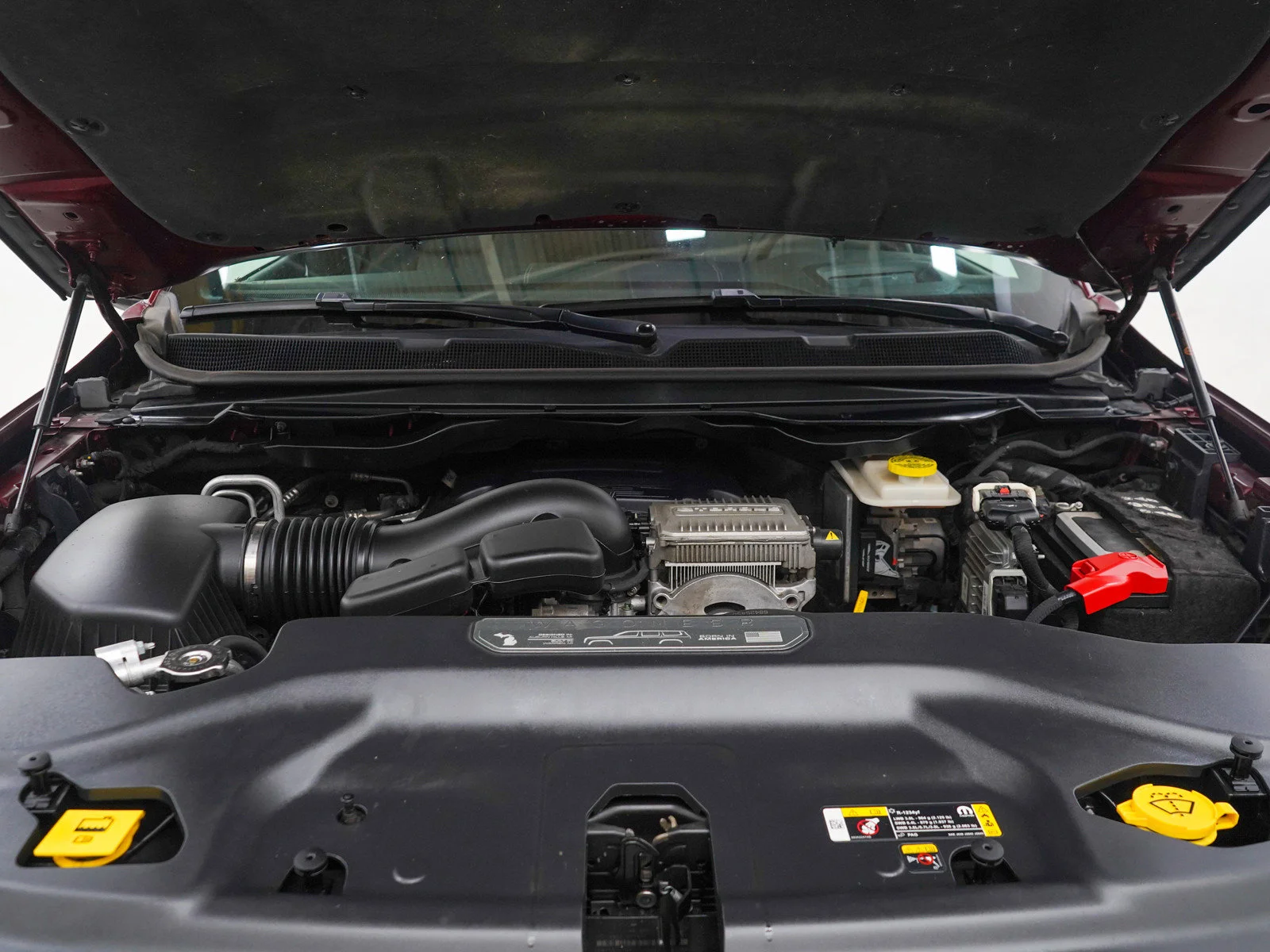 Used 2022 Velvet Red Pearlcoat Jeep Series III image 30